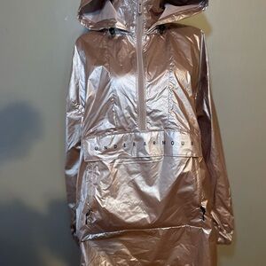 Rose gold under armour kangaroo pouch water repellent coat size SM BNWT